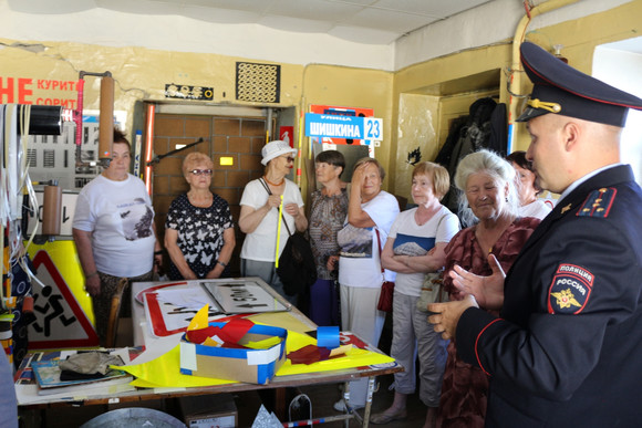 Мечты сбываются. Группа ветеранов Синарского трубного завода побывала на экскурсии в Госавтоинспекции Каменска-Уральского