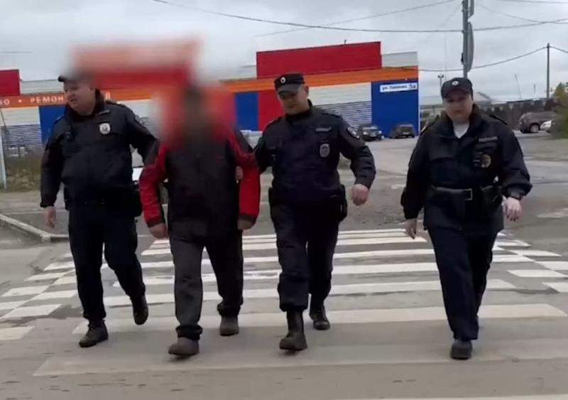 «Крик о помощи спас жизнь»: в Каменске-Уральском задержали деда, пытавшегося изнасиловать пенсионерку | В Каменске-Уральском пенсионер попытался изнасиловать женщину, но его спугнули