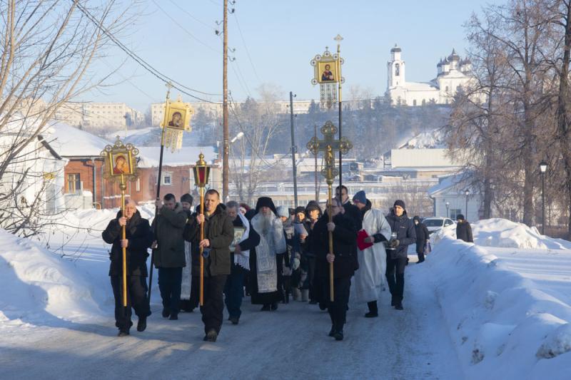 Крещение Господне в Каменске-Уральском: расписание богослужений, крестный ход и купания в иордани | Крещение в Каменске-Уральском: расписание служб и купаний
