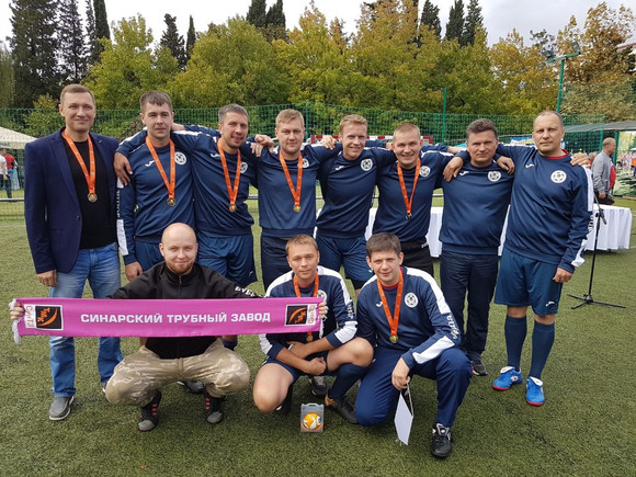 Команда из Каменска-Уральского заняла пятое место на корпоративном турнире по мини-футболу среди руководителей ТМК и группы Синара