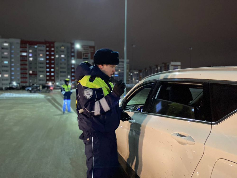 Сотрудники ГИБДД рассказали, сколько каменцев возят своих детей без детского кресла  | Госавтоинспекция Каменска-Уральского провела рейд "Детское кресло"