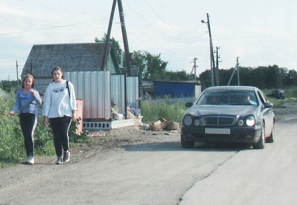 До конца июля в Каменске-Уральском обустроят 102 контейнерных площадок для складирования мусора, а пока люди валят его, где придется...