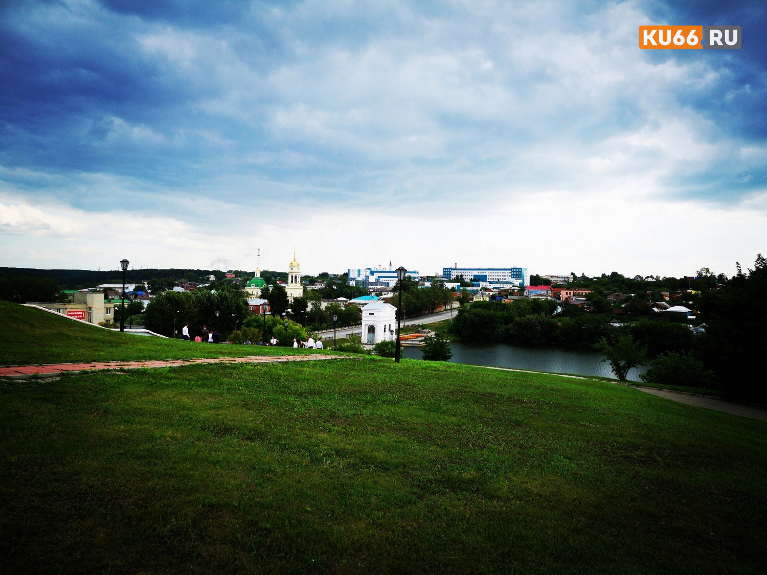 Каменск-Уральский, оказывается, достаточно дружелюбный город: соседи тут уважают друг друга. «Люди, живущие рядом, в основном, вежливые»