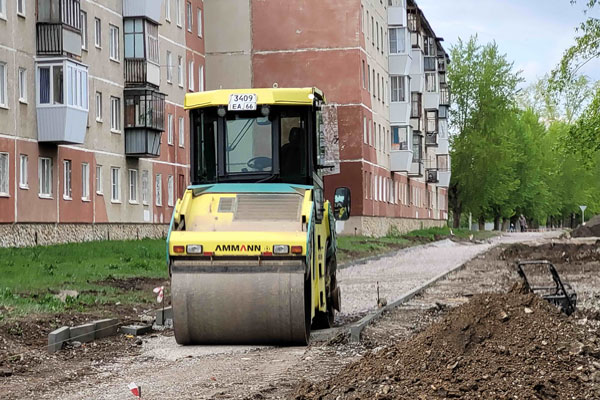 В Каменске-Уральском стартовал текущий ремонт городских дорог и тротуаров В Каменске-Уральском стартовал текущий ремонт городских дорог и тротуаров