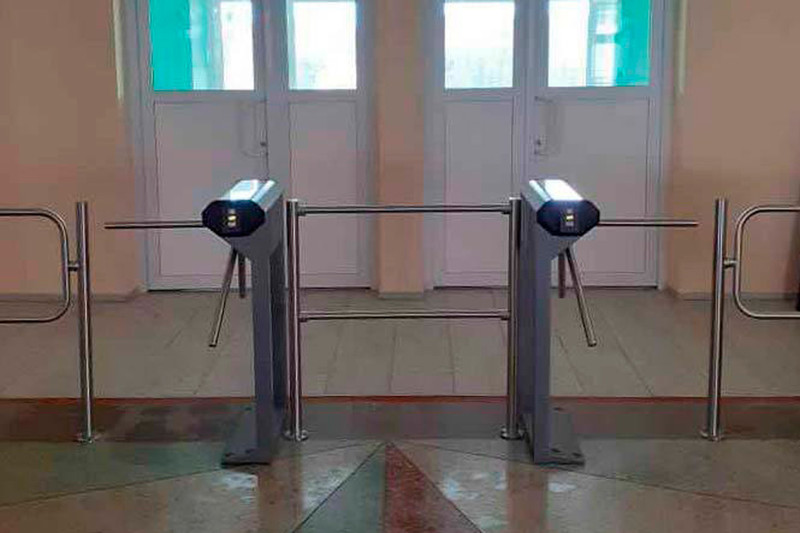 На подготовку школ к учебному году благотворители в Каменске-Уральском пожертвовали 26 млн руб. Что сделали на эти деньги и на бюджетные?