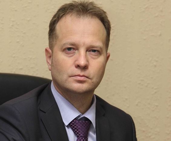 Владимир Горенков прибыл на место дорожного обвала в Каменске-Уральском | Представитель власти уральского города прибыл на место дорожного обвала