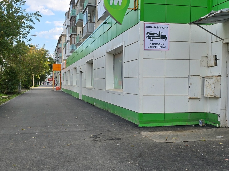 Ходите спокойно: как новый тротуар изменил жизнь в Ленинском районе Каменска-Уральского | Благоустройство Ленинского района: новые тротуары вдоль Лермонтова и у школы №21 в Каменске-Уральском