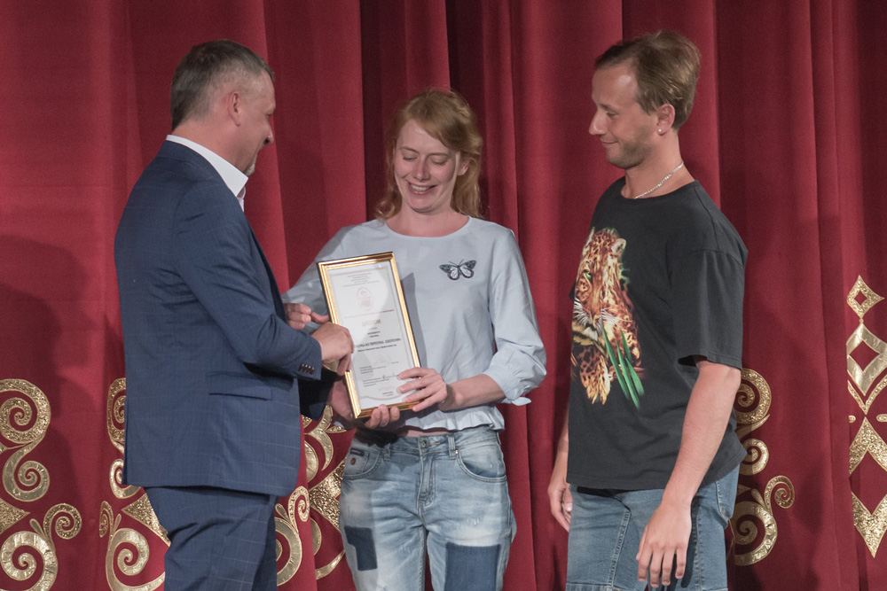 «Ощутили лето и «повидались» с Геной»: артисты Драмы номер Три вернулись из Новороссийска с дипломом престижного Фестиваля