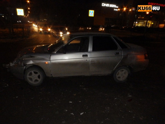 Renault высунулся из-за угла и получил мощный удар в бок на перекрестке в Каменске-Уральском. Пострадала женщина. ФОТО, ВИДЕО Renault высунулся из-за угла и получил мощный удар в бок на перекрестке в Каменске-Уральском. Пострадала женщина. ФОТО, ВИДЕО