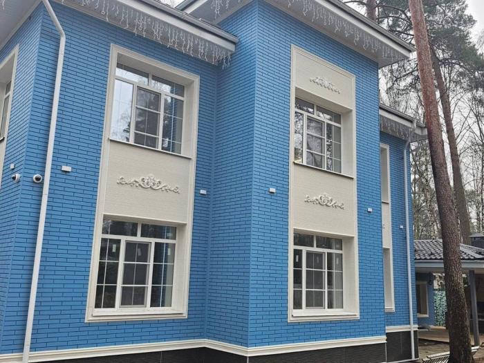 В РУСАЛ рассказали о создании нового вида облицовочного материала | В России презентовали облицовочный кирпич из алюминия