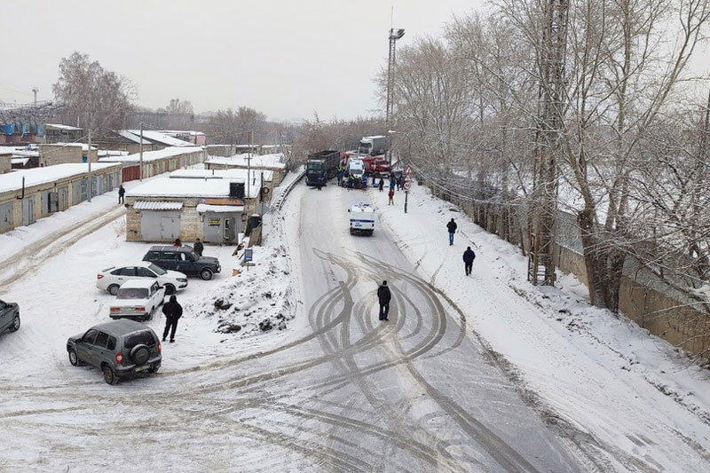 В Каменске-Уральском автомобиль такси попал в жёсткое ДТП. ВИДЕО