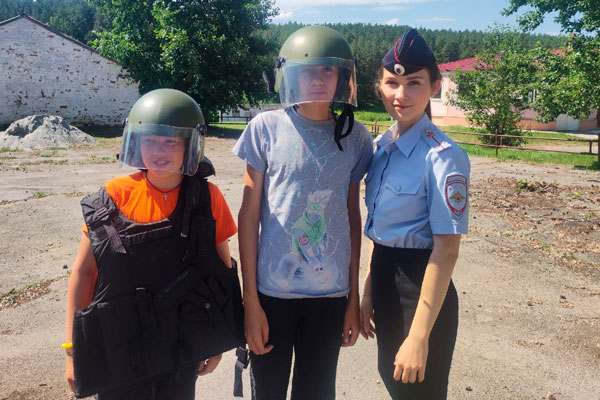 Сотрудники ГИБДД побывали в детских лагерях «Колосок» и «Красная горка»