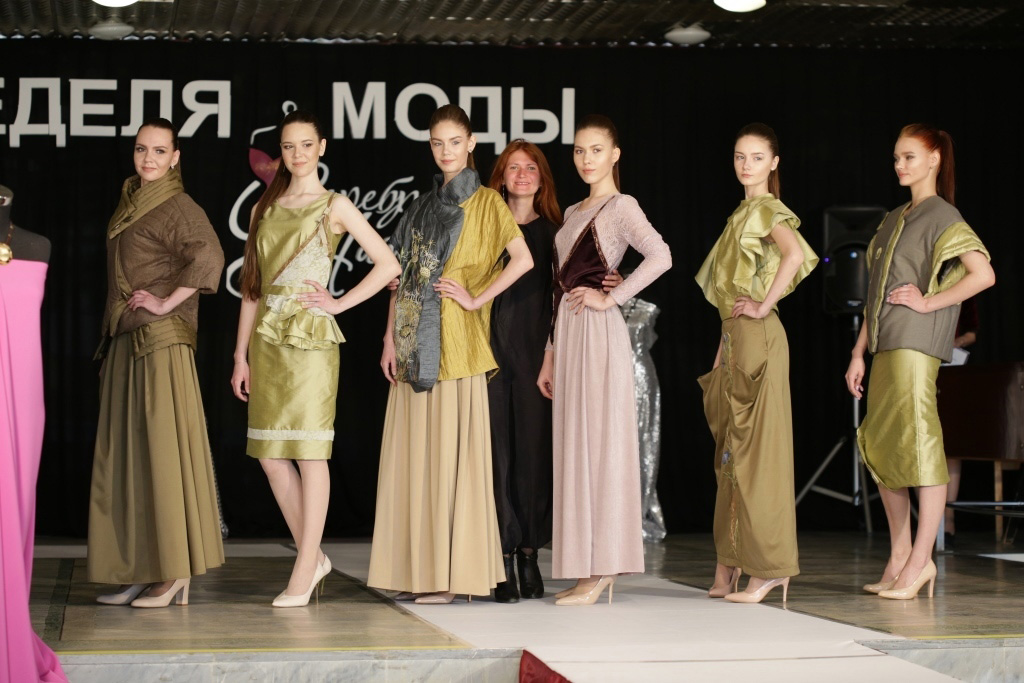 На днях в Каменске-Уральском стартовала Неделя моды: свои коллекции здесь представляют лучшие городские дизайнеры. Финал не за горами!