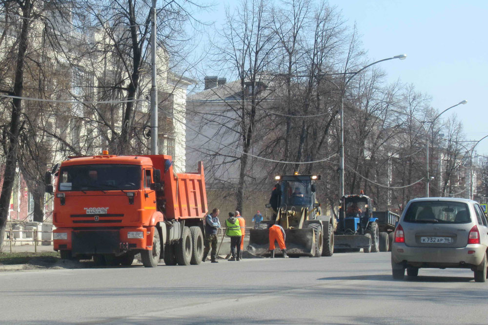 Говорят, в Каменске-Уральском за последние дни стало чище - на уборку улиц от грязи вышло множество коммунальщиков. А вы что думаете? ОПРОС