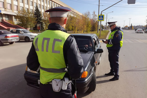 ГИБДД разрешит предъявлять электронные права в тестовом режиме