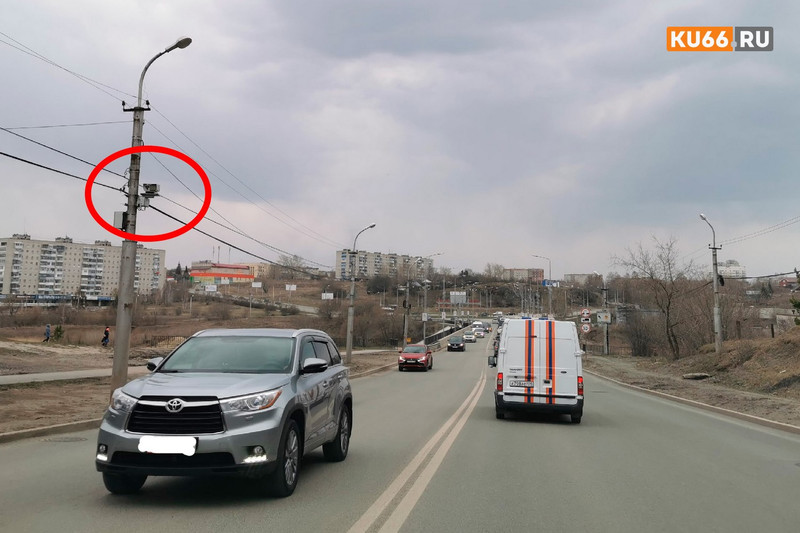 Все совсем не так: в ГИБДД Каменска-Уральского сообщили, что одно из местных СМИ дезинформировало горожан о ситуации на ул. Кадочникова