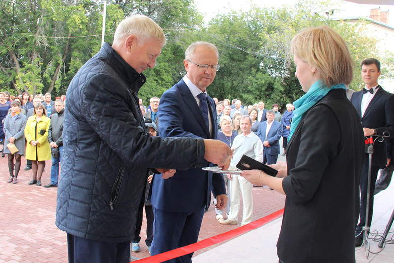 Каменцам презентовали обновленный Театр Драмы, на реконструкцию которого потратили 20 млн руб. Что сказал Сергей Гераскин?