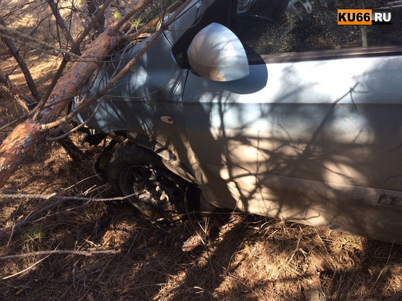 На федеральной трассе под Каменском-Уральским Nexia подрезала Hyundai Getz: тот улетел в кювет! Помогите найти свидетелей происшествия!