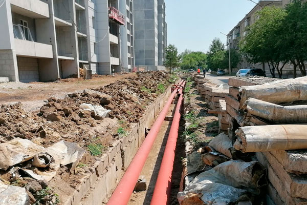 Время ремонтов: в Каменске-Уральском в этом сезоне, несмотря на жару, ремонтные работы проводятся сразу на 11 км трубопроводов