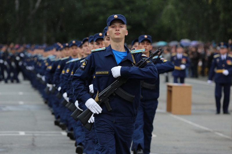 Из-за эпидемии коронавируса сотрудники военкомата в Каменске-Уральском поначалу созванивались и списывались с призывниками через интернет