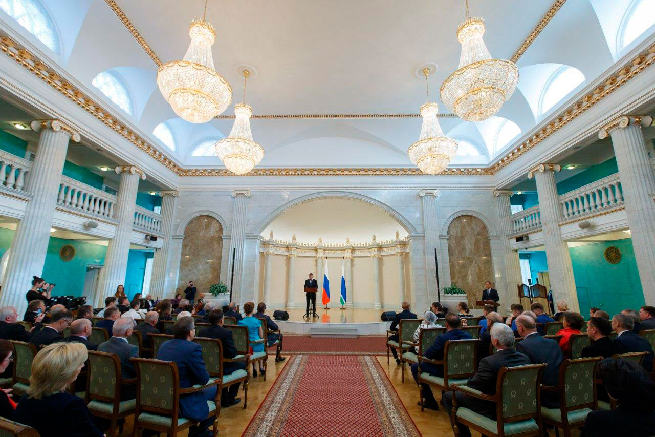 Заводчане из Каменска-Уральского удостоены государственных и областных наград. Губернатор: «Вы создаете прочный фундамент благополучия...»