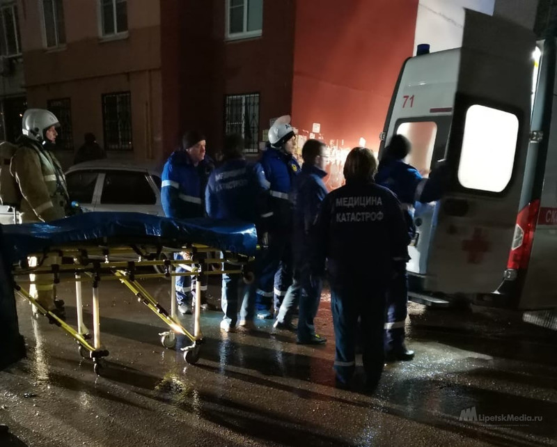 Страшная трагедия в Липецке: мужчина зарезал семью и выпрыгнул из окна