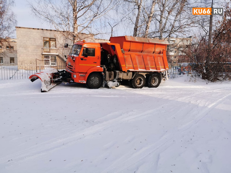 Власти пообещали вывезти снег с наиболее подтопляемых территорий Каменска-Уральского в конце февраля. Публикуем список улиц