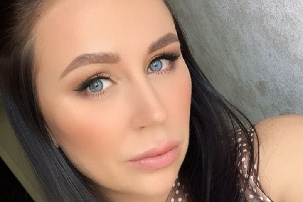 Успешный блогер устроилась в больницу, чтобы бороться с COVID