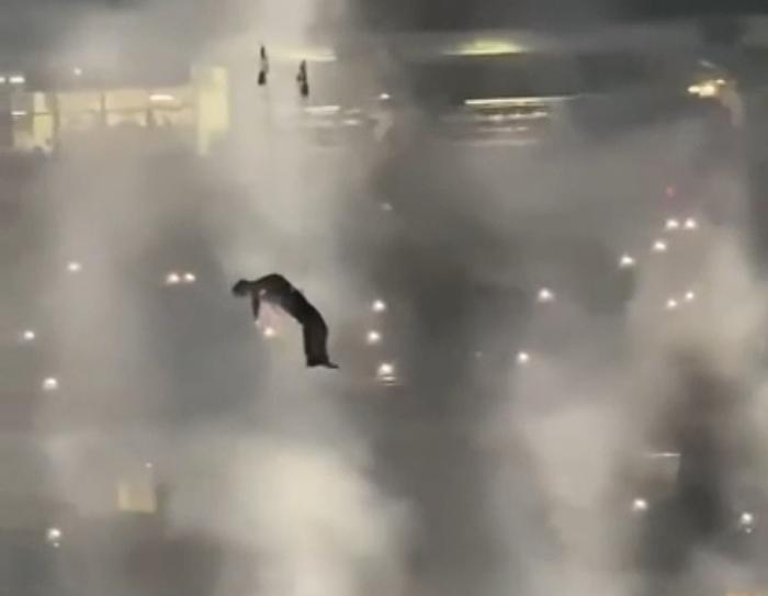 «Распятие» ради лайков: новый тренд подростков дошел и до Свердловской области  | В Свердловской области подростки повторяют тренд «распятия»