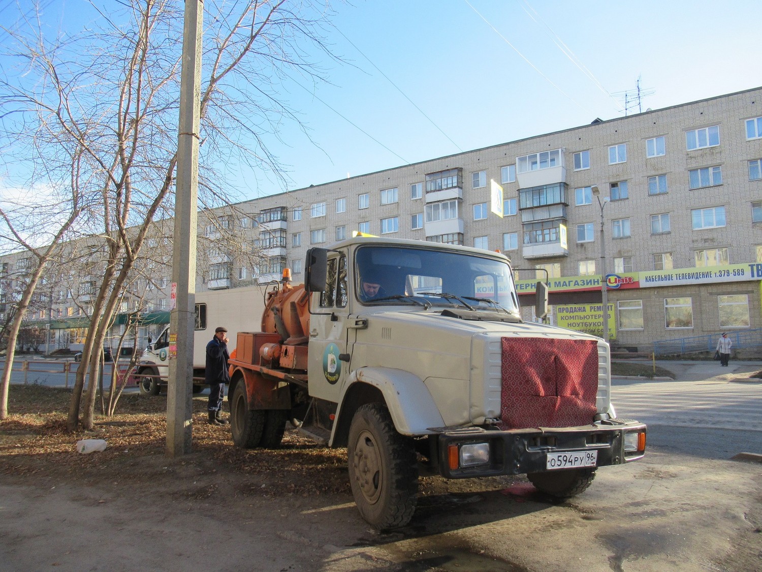 Первые морозы принесли первые коммунальные проблемы в Каменске-Уральском: в выходные рвались трубы с «холодной» на ул. Кунавина и на Чехова