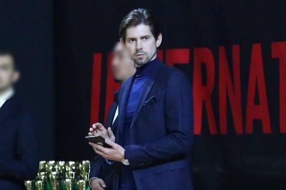 В Подмосковье тренера по бальным танцам задержали за развращение 16-летней ученицы