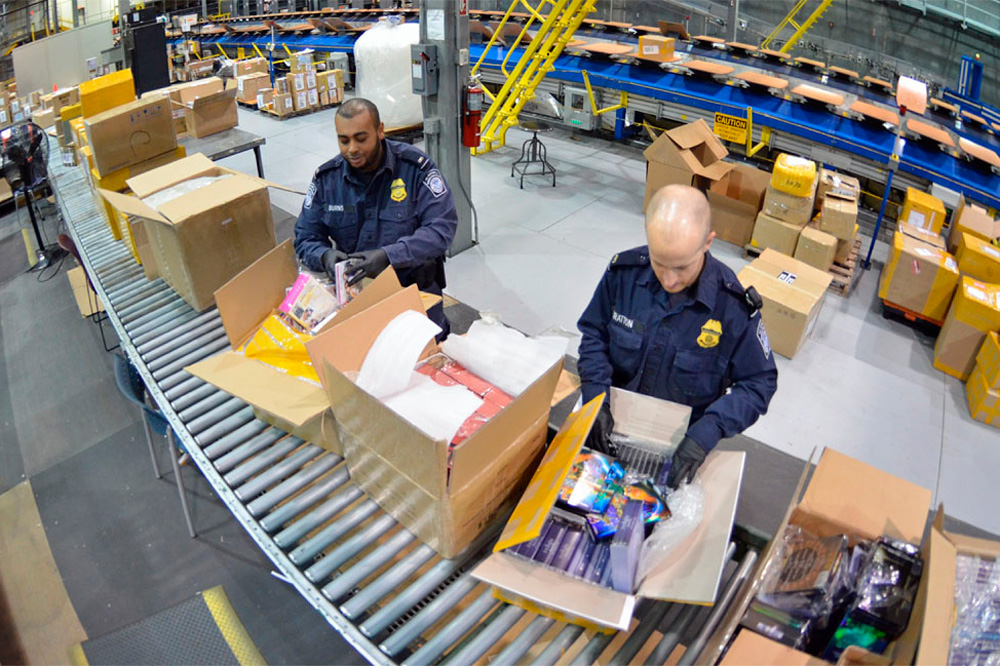 Калитка закрывается. До снижения порога беспошлинных покупок остался ровно месяц