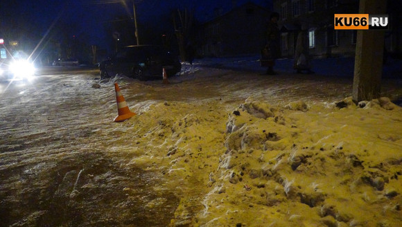 Сегодня в Каменске-Уральском "пьяный" водитель сбил женщину-пешехода и скрылся с места ДТП. ГИБДД ищет очевидцев. ВИДЕО