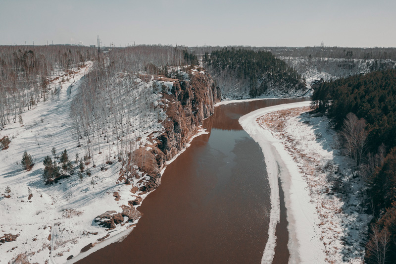 В окрестностях Каменска-Уральского снимают зимнюю часть фильма «Угрюм-река». В субботу будет зрелищная декорация! Рассказываем, где!