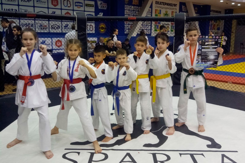 С Международного турнира по боевым искусствам юные каменцы привезли 20 медалей, причем большинство — золотые! Кто приехал с победой?