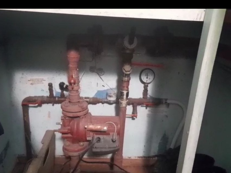 Мощный советский насос заставил квартал Каменска-Уральского мерзнуть | В Каменске-Уральском советский насос ограничивал отопление квартала Мощный советский насос заставил квартал Каменска-Уральского мерзнуть | В Каменске-Уральском советский насос ограничивал отопление квартала