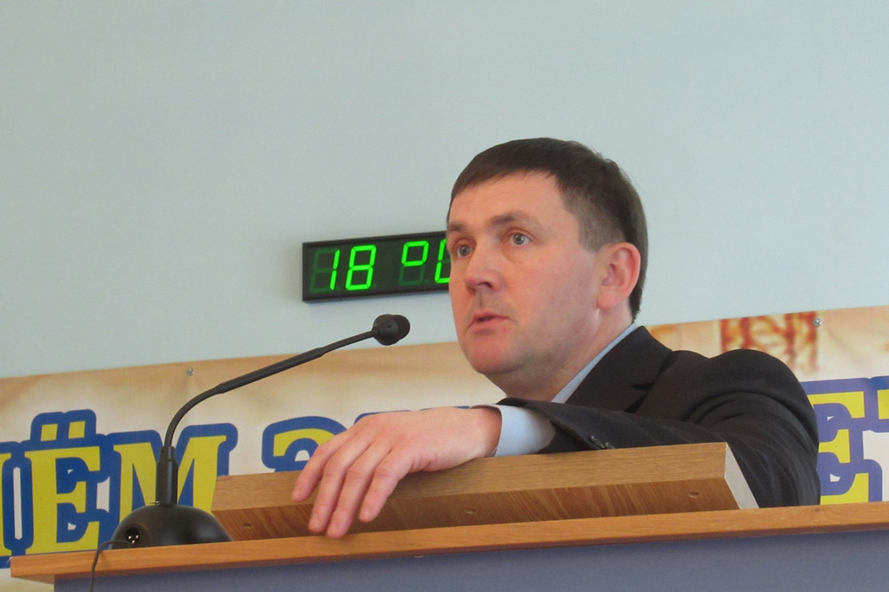 Мэр Алексей Шмыков продолжает обходить предприятия Каменска-Уральского – везде «похваляется» работой за год и выслушивает заводчан Мэр Алексей Шмыков продолжает обходить предприятия Каменска-Уральского – везде «похваляется» работой за год и выслушивает заводчан