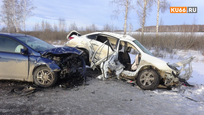 Под Каменском-Уральским в ДТП погибла женщина, еще трое пассажиров, в том числе двое несовершеннолетних получили травмы