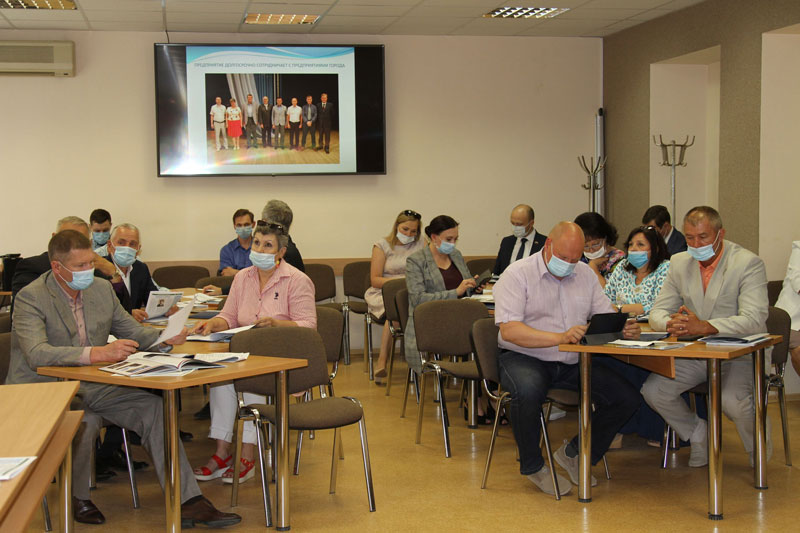 Депутаты решили увековечить трех жителей Каменска-Уральского — коммунальщика, ветерана Великой Отечественной и мотокроссера