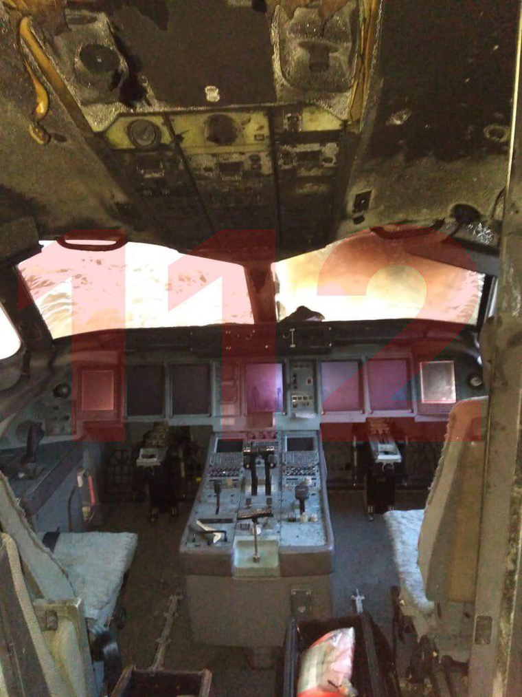 СМИ опубликовали фотографии из салона сгоревшего самолета в Шереметьево. ФОТО