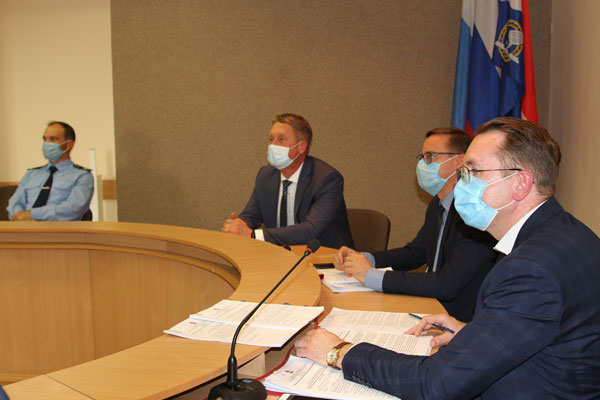 В Синарском районе Каменска жители отдают за ЖКХ больше, чем в Красногорке. Мэрия и депутаты просят губернатора разрешить им поднять плату