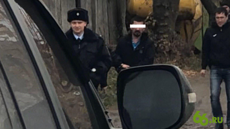 Тело увезли. Покойную Ксению Каторгину убийцы бросили в частном секторе у Северного кладбища Екатеринбурга. Прошел следственный эксперимент Тело увезли. Покойную Ксению Каторгину убийцы бросили в частном секторе у Северного кладбища Екатеринбурга. Прошел следственный эксперимент