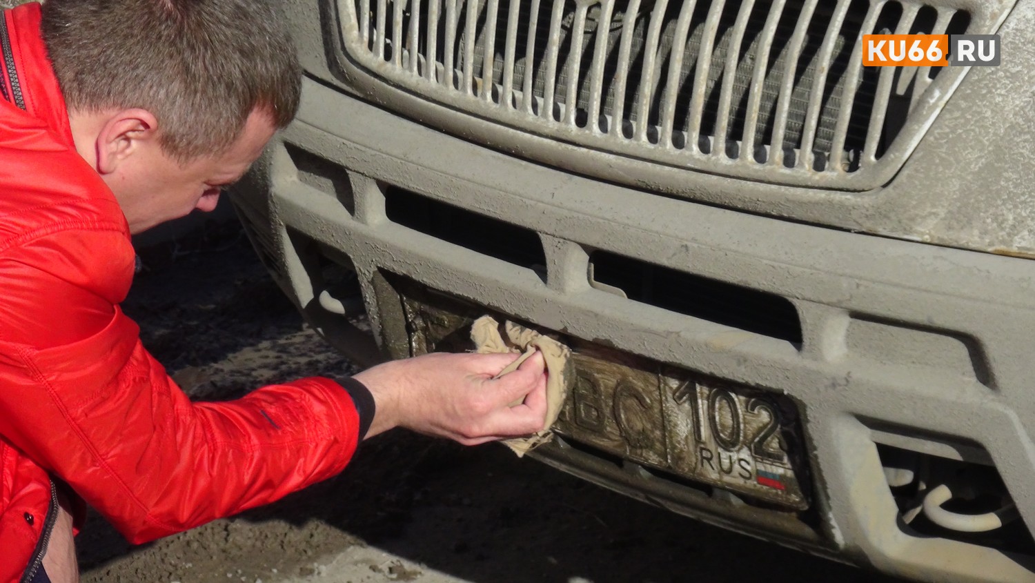 «Чистый автомобиль» в Каменске-Уральском: автоинспекторы проверяют госномера и тонировку машин, нарушителей предупреждают и… штрафуют