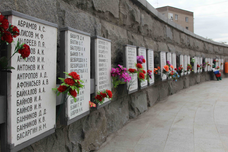 День памяти и скорби в Каменске-Уральском: после митинга жителям показали, как их дедушки и бабушки встретили весть о начале войны
