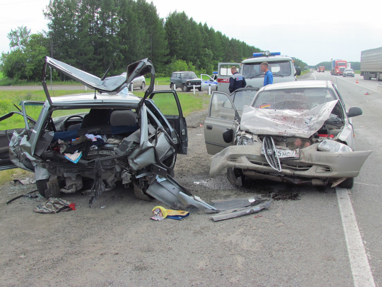 В жестком ДТП на Тюменском тракте пострадали пятеро - у двухлетнего мальчика, которого перевозили с нарушением, - травма головы и живота