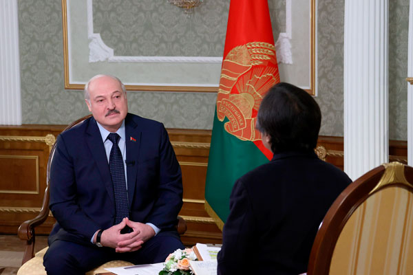 Лукашенко: если Украина не договорится с Россией, то подпишет акт о капитуляции