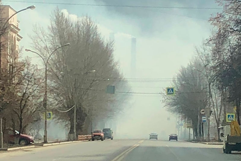 Сгорели пять автомобилей, в том числе Лексус и Мазда, а также катер: подробности мощного пожара на ул. Октябрьской в Каменске-Уральском