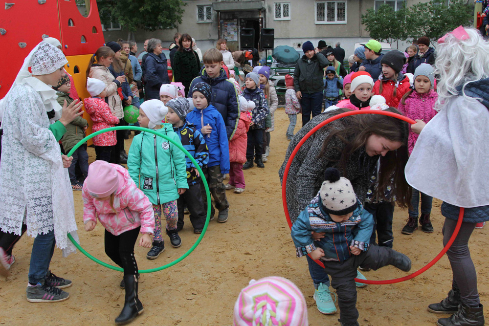 Подарок жителям: в Каменске-Уральском открыли благоустроенный двор, который полгода назад был одним из десятков ничем не примечательных...