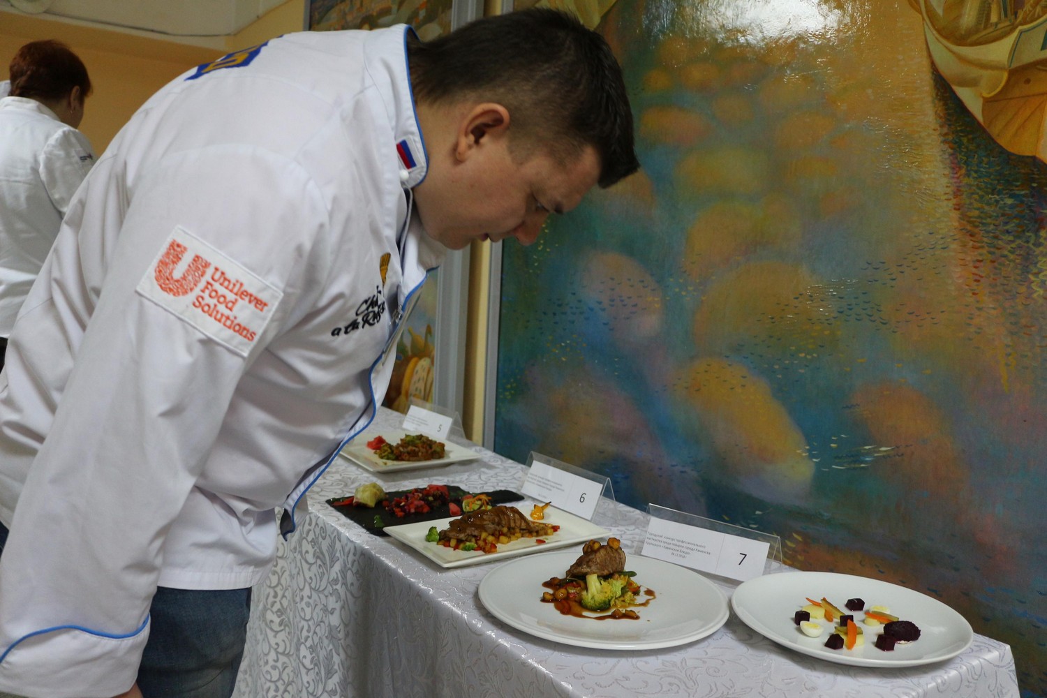 На кулинарном конкурсе в Каменске-Уральском повара пытались изобрести фирменное городское блюдо. Что из этого вышло? Скоро узнаем