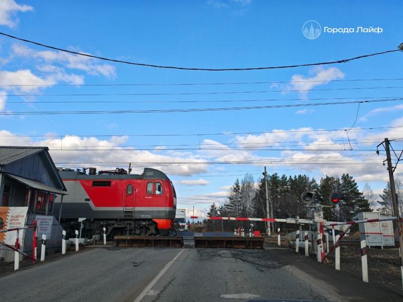 На трассе Екатеринбург — Шадринск — Курган 21 января введут временные ограничения движения | На переезде под Каменском-Уральским введут временные ограничения движения
